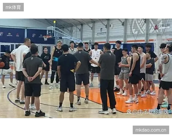 库拉索战术储备丰富，主帅根据场上局势变阵能力将接受考验。